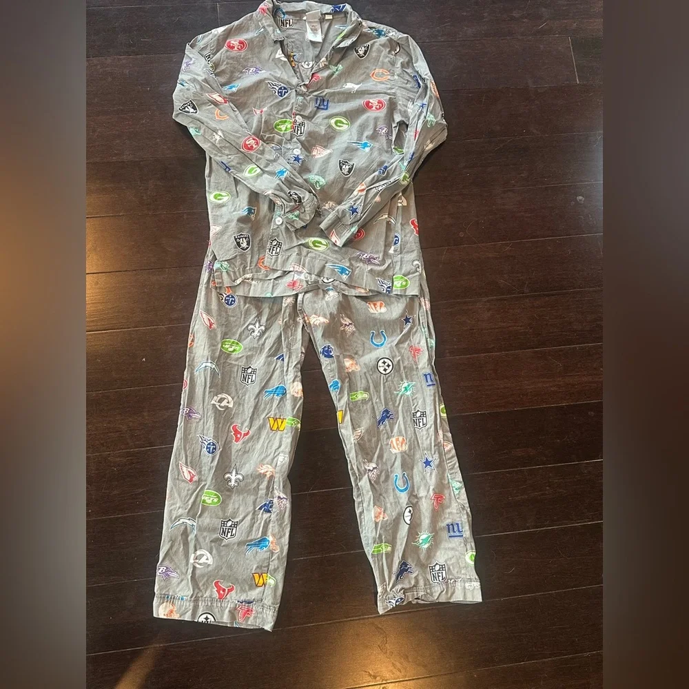 Pottery Barn NFL Pajama Set - Gray with Team Logos - Picture 3 of 5